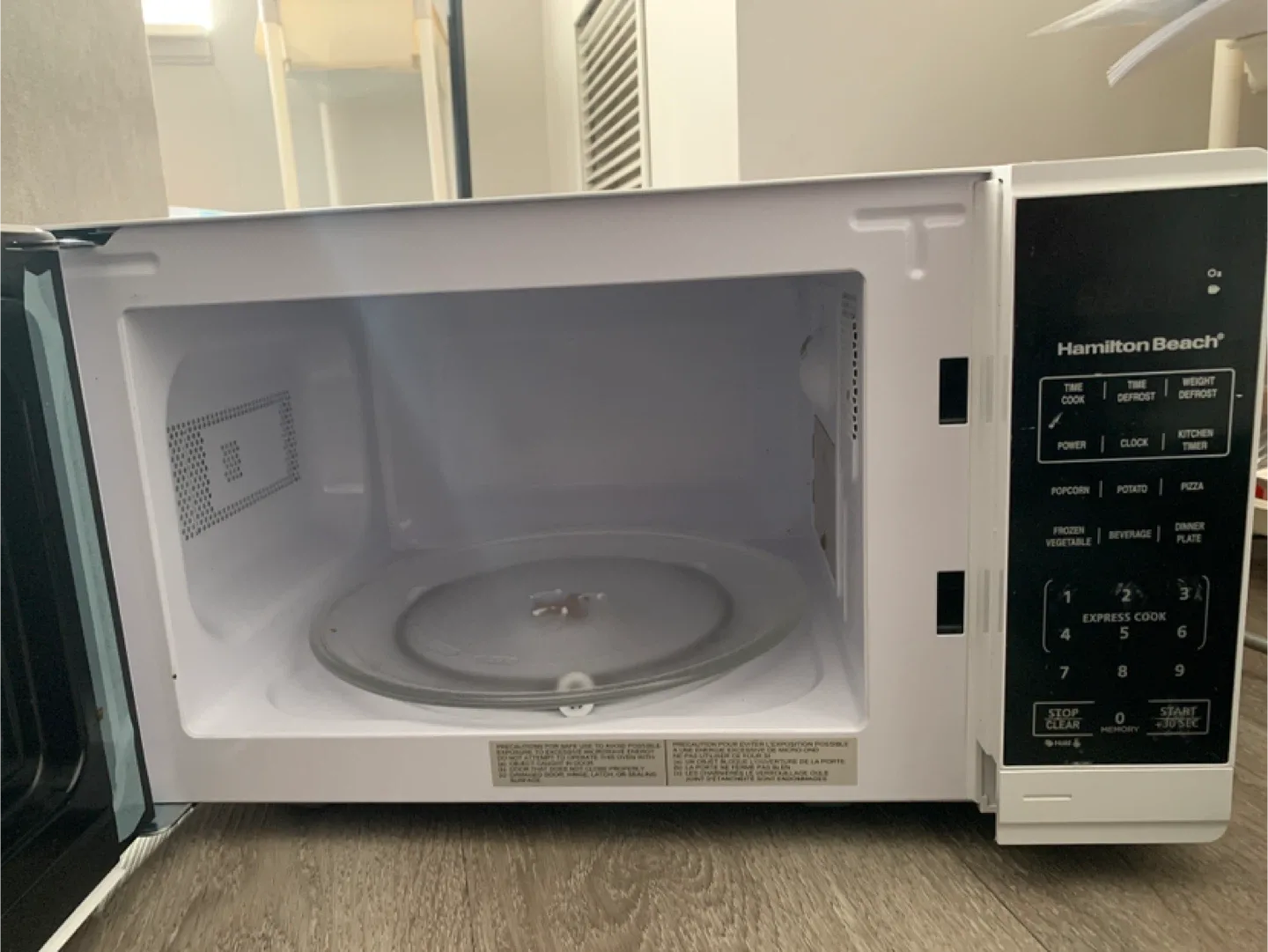 Hamilton Beach Microwave Oven - White image indicator(4)