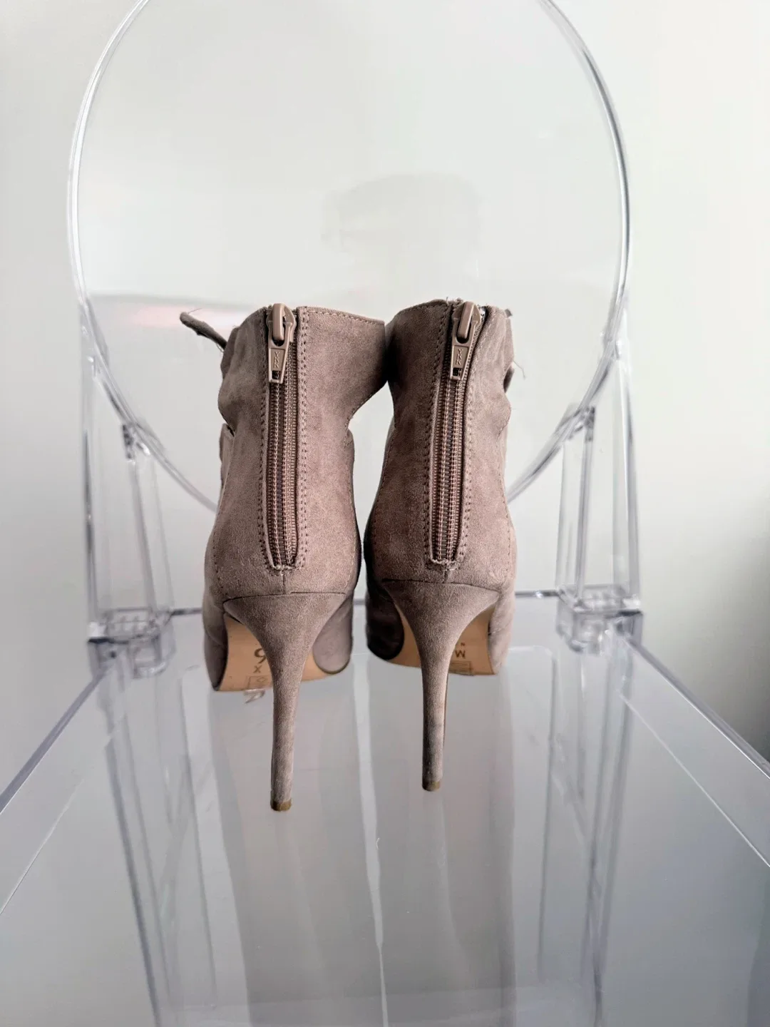 Grey Faux Suede Heels Size 8 image indicator(5)