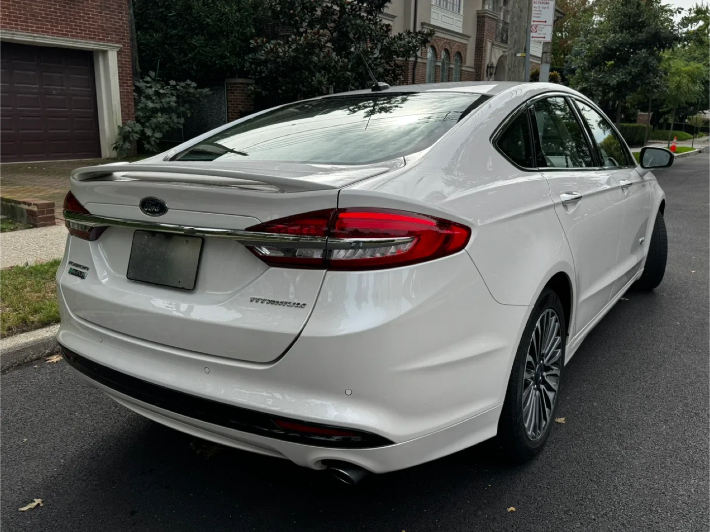 Ford Fusion Plug-in Hybrid Titanium 2018 image indicator(4)