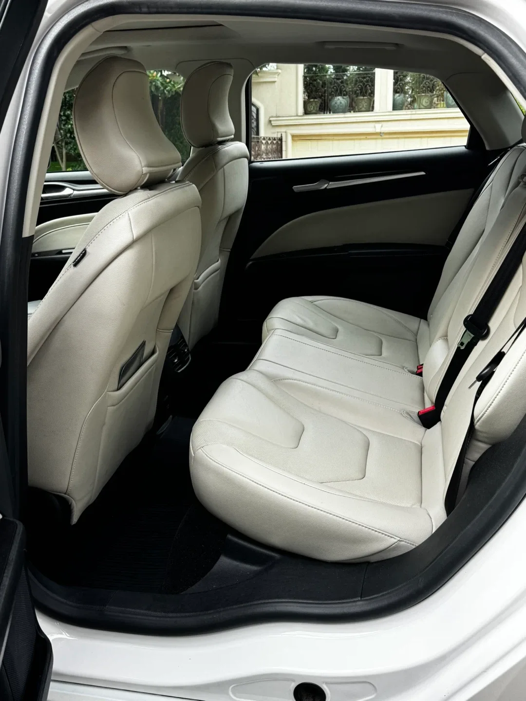 Ford Fusion Plug-in Hybrid Titanium 2018 image indicator(6)