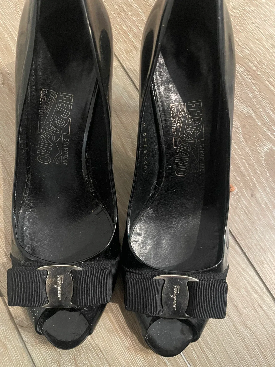 Salvatore Ferragamo Black Patent Leather Heels Size 7.5 image indicator(2)