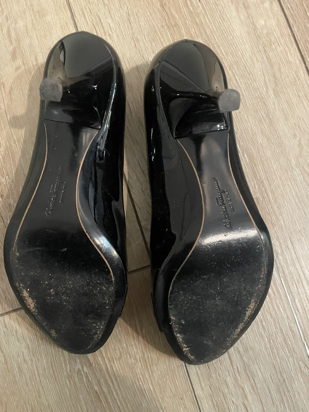 Salvatore Ferragamo Black Patent Leather Heels Size 7.5 image indicator(3)
