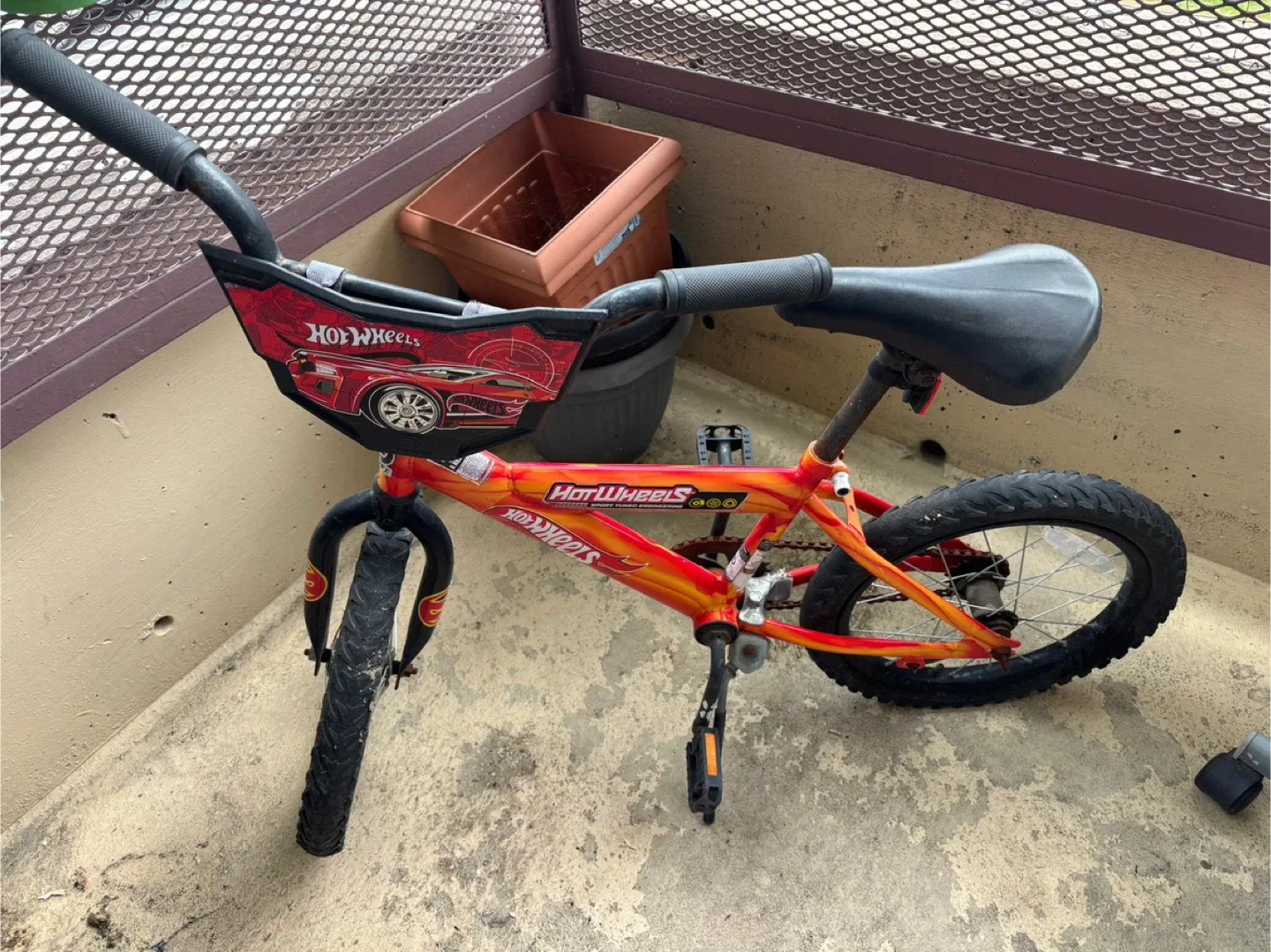 Hot Wheels Kids' Bike image indicator(2)