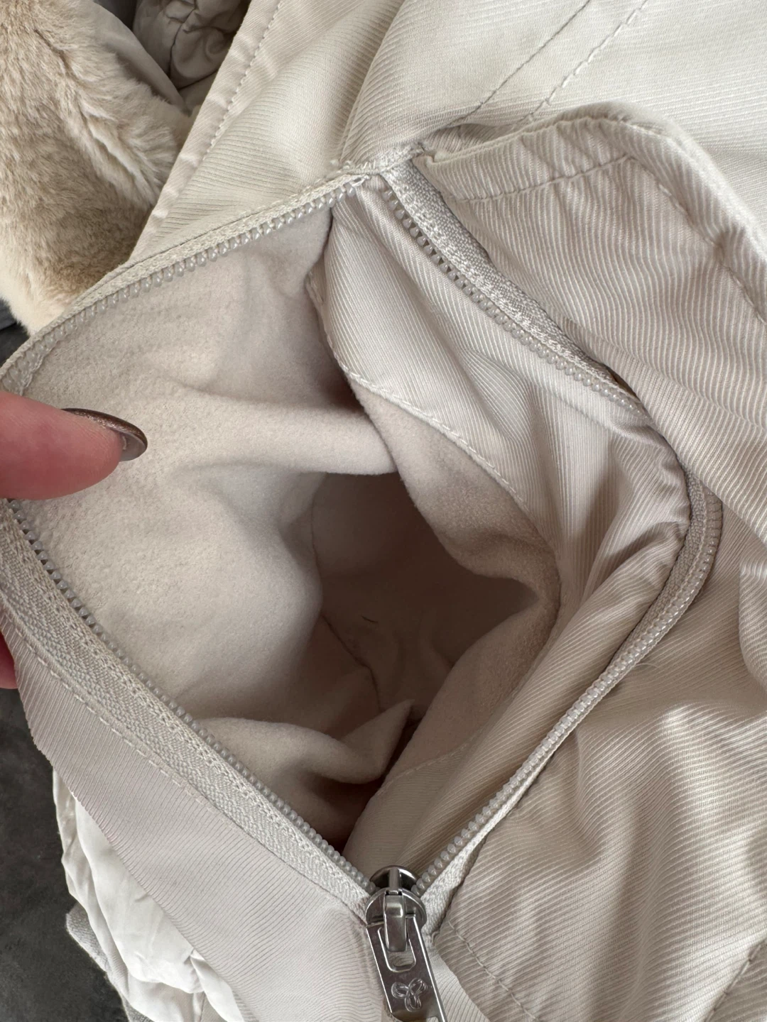 Aritzia TNA Summit Parka, 700+ fill, waterproof, windproof - photo 5