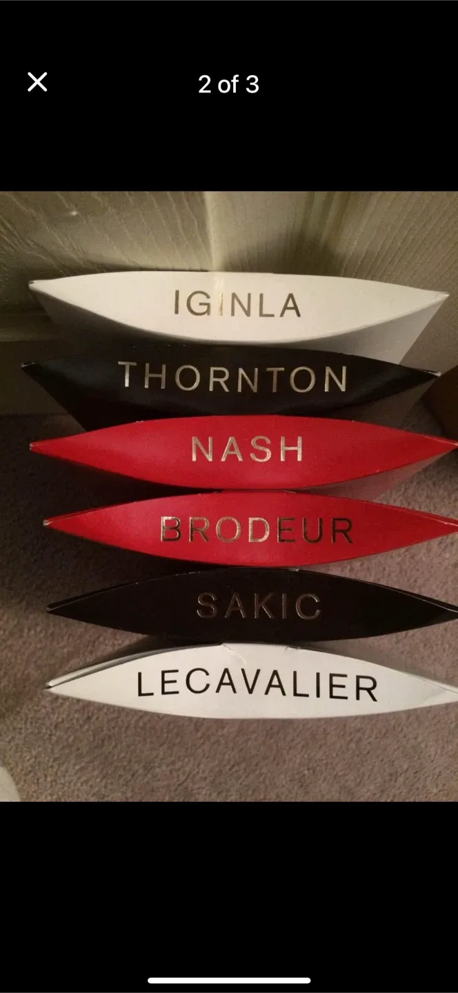 McDonalds Mini hockey jerseys with stand Complete set of 6 image indicator(2)