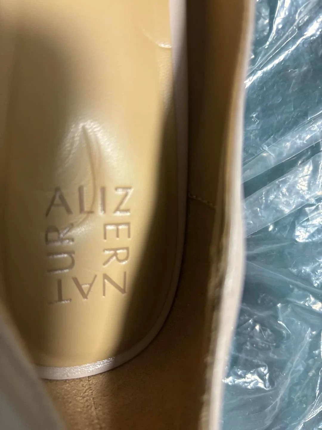 Naturalizer Beige Wedge Shoes - Size 8 image indicator(3)