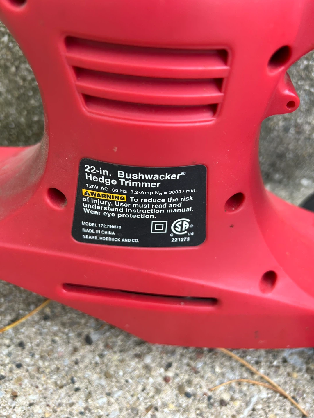 Craftsman 22-in. Bushwacker Hedge Trimmer - photo 2