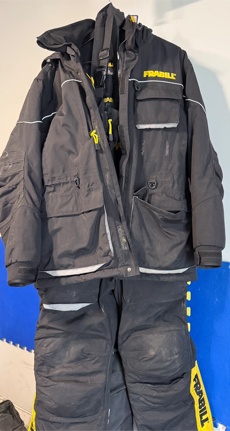 Frabill Ice Fishing Suit - Size L