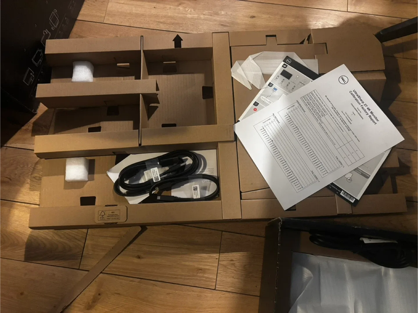 Unused Dell UltraSharp 32" 4K USB-C Hub Monitor - U3223QE image indicator(3)