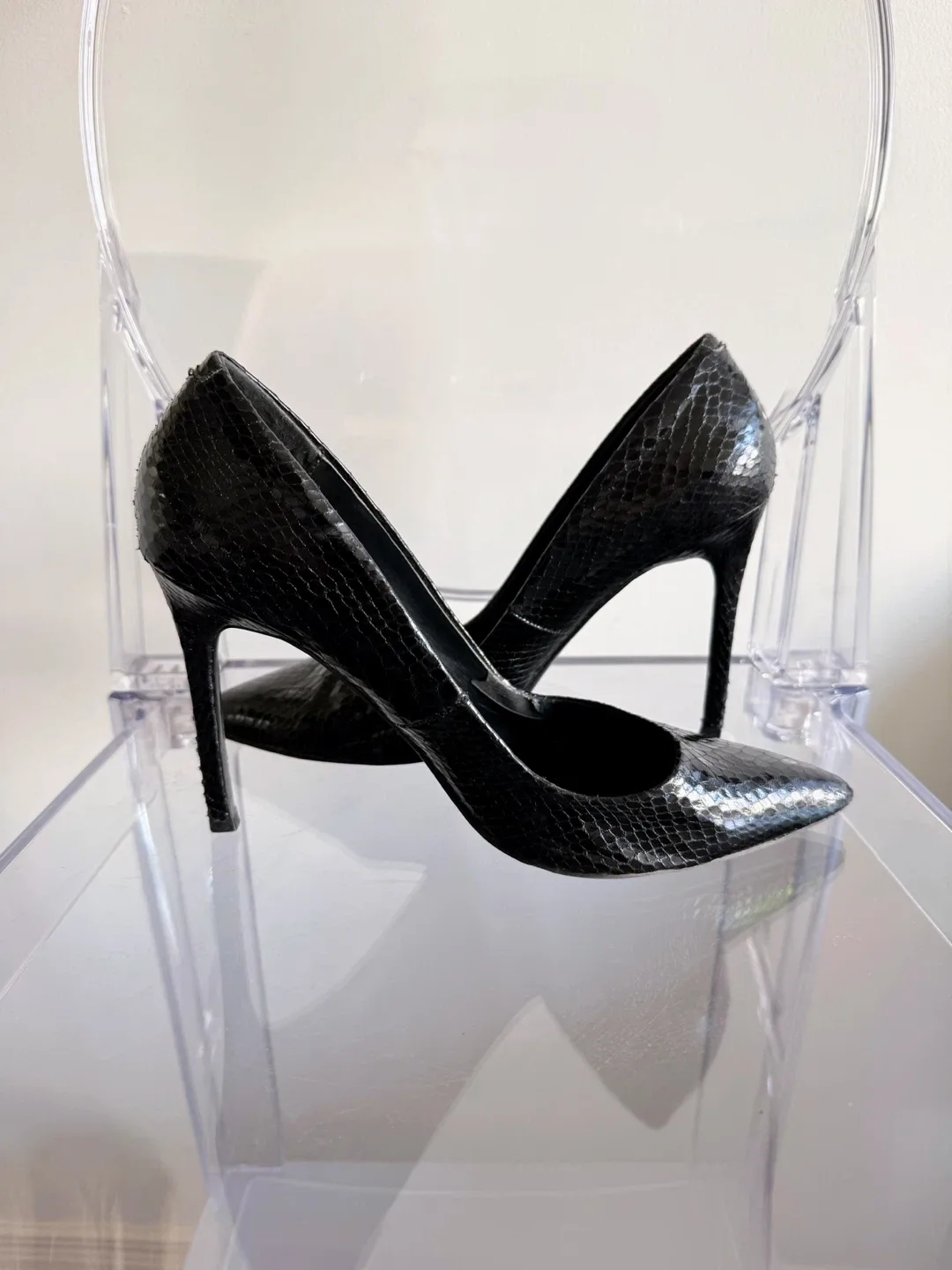 Le Chateau Black Pumps Size 8 image indicator(4)