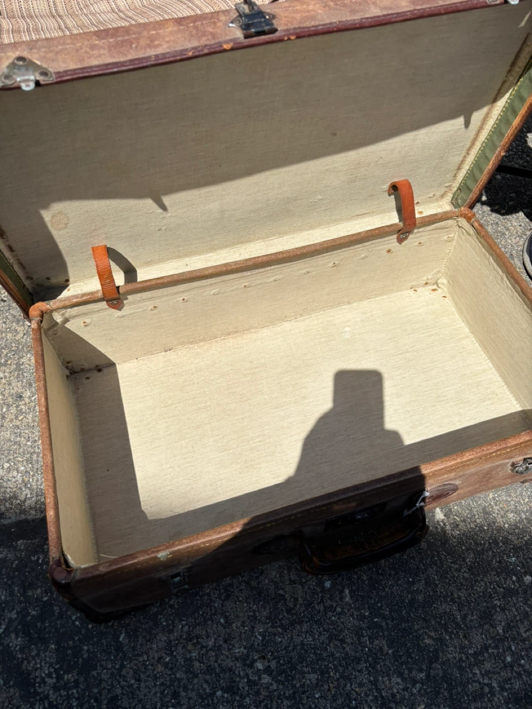 Vintage Brown Suitcase - photo 2