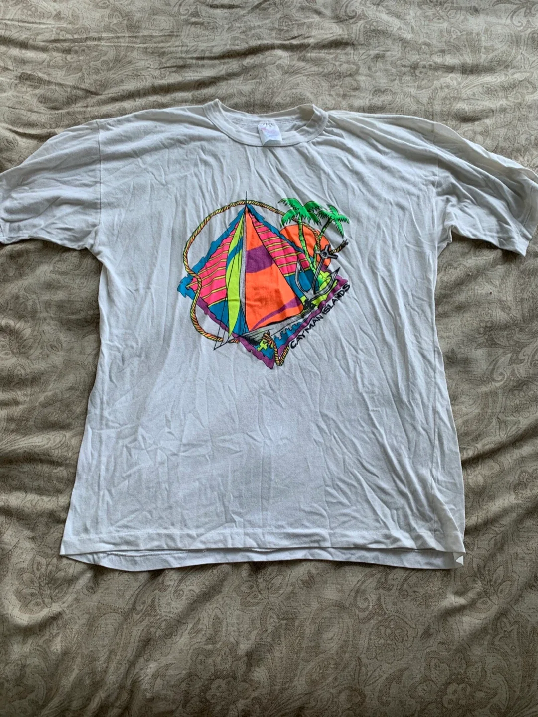 Sun Club Cayman Islands T-Shirt - Size XL thumbnail