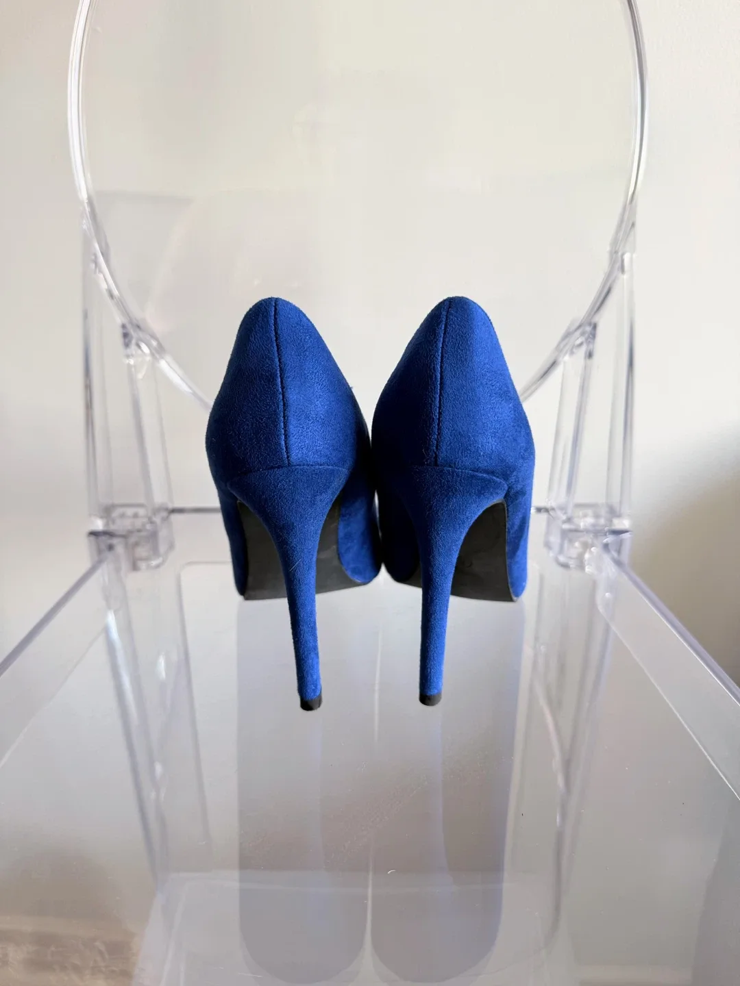 Blue Suede Pumps Size 8 image indicator(5)