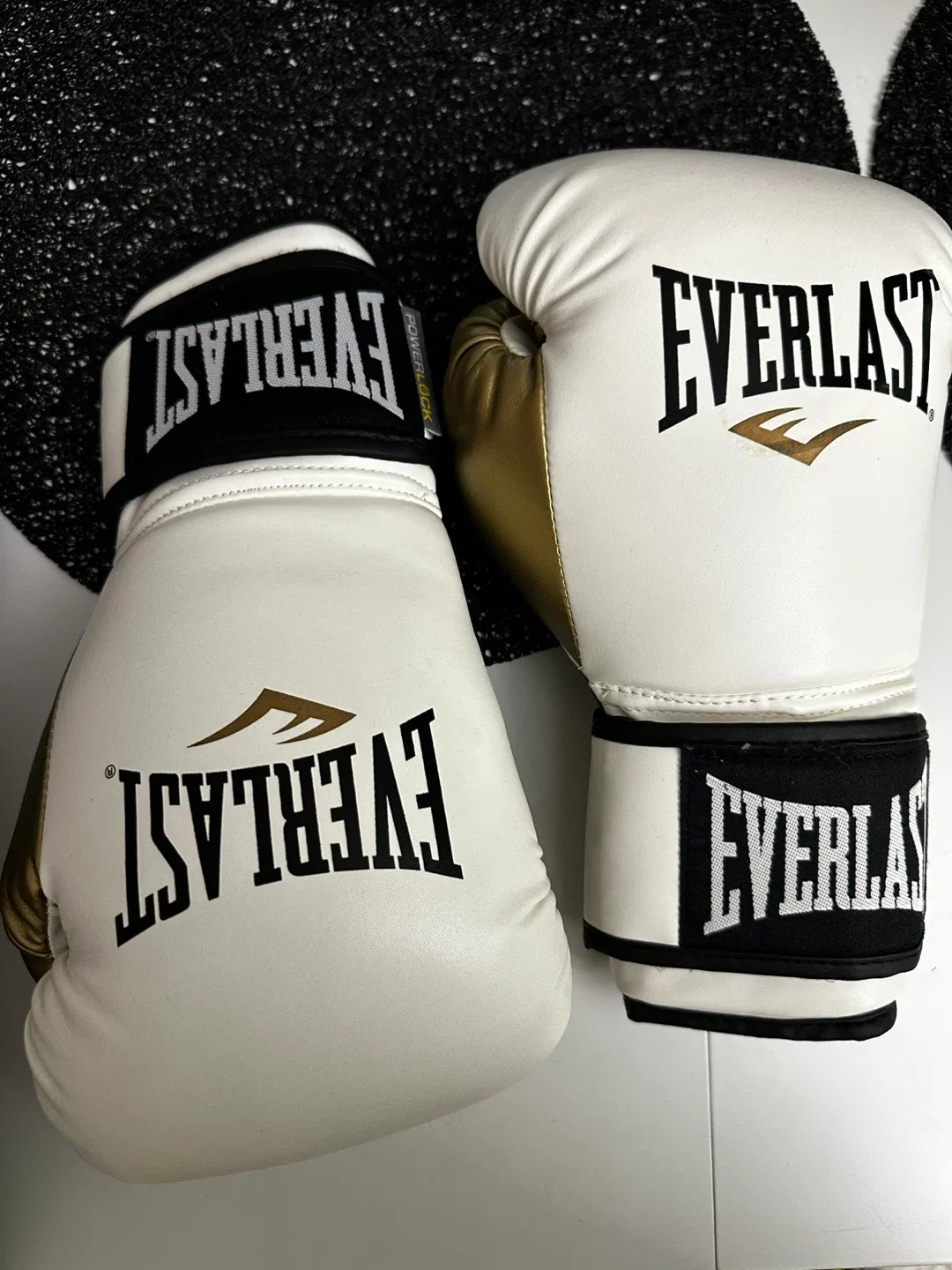 Everlast Powerlock 12oz Training Gloves - White/Gold image indicator(3)