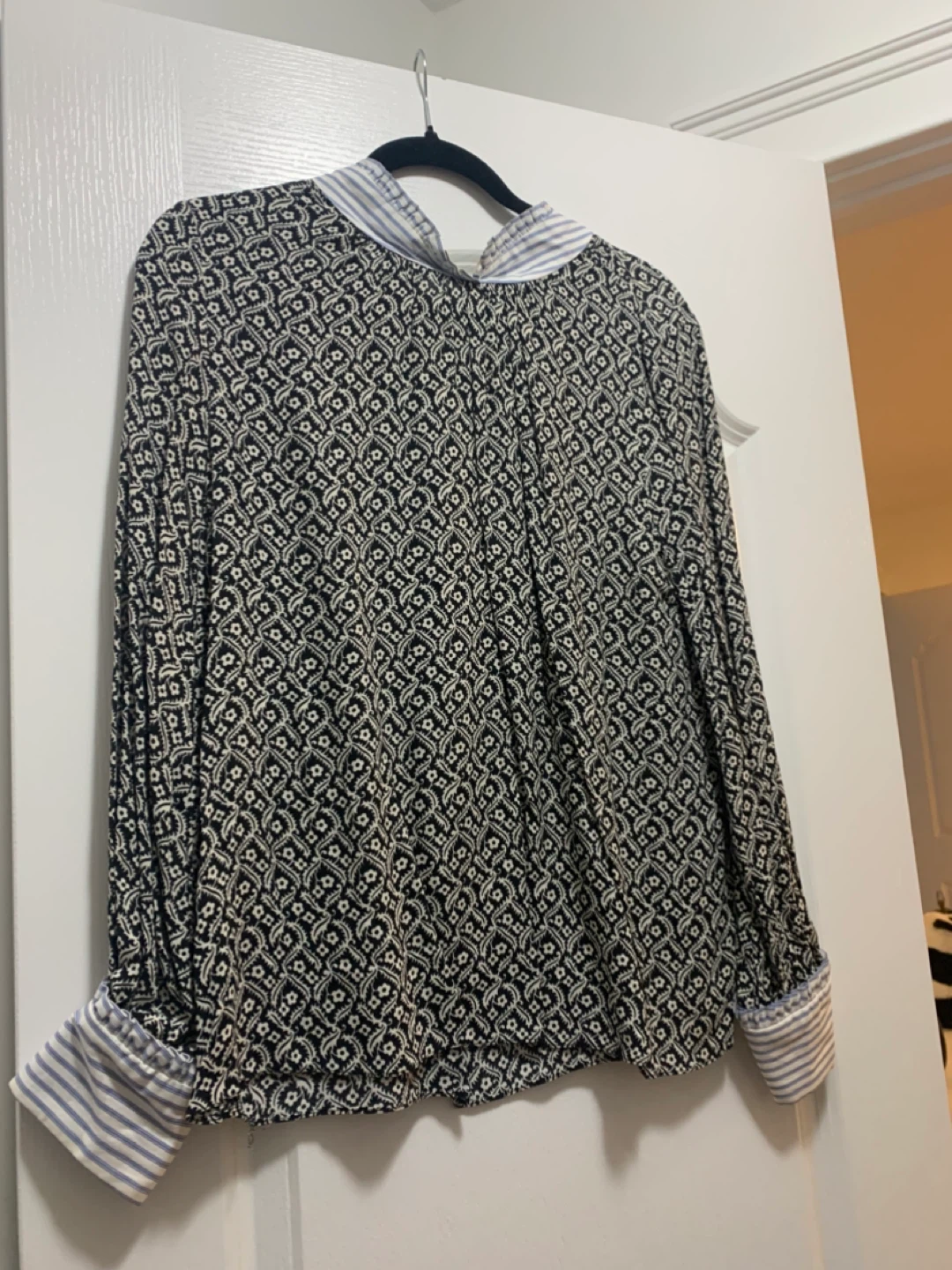 Patterned Long Sleeve Blouse - photo 4