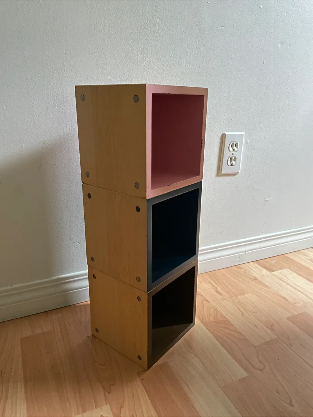 Magnetic stacking boxes. image indicator(8)