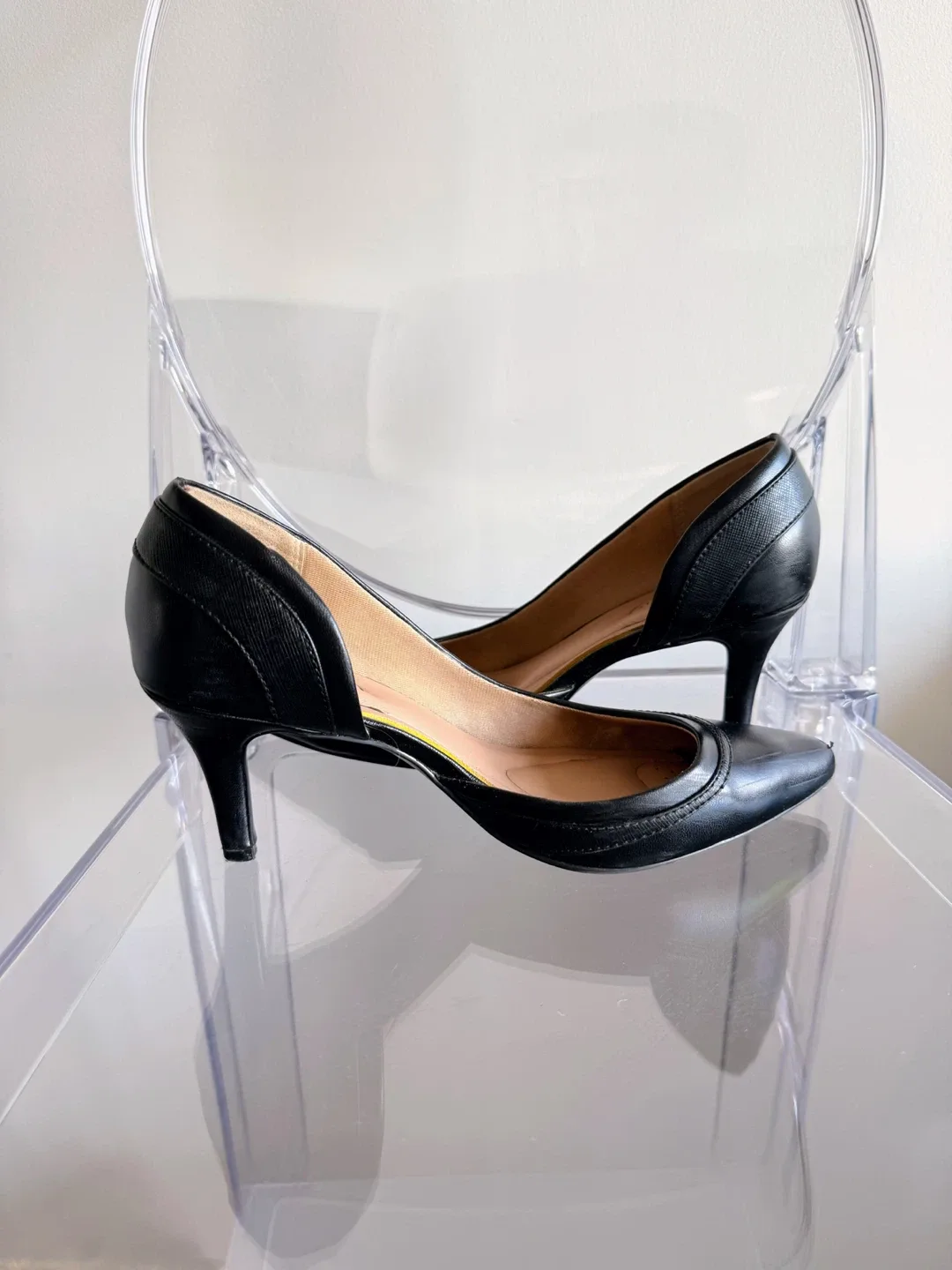 Black Leather Pumps Size 7.5 image indicator(4)