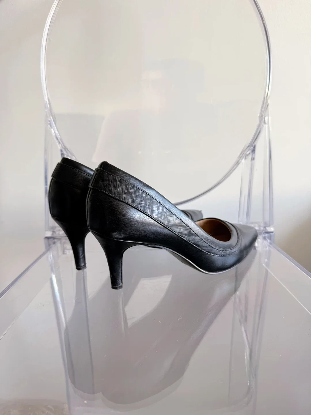 Black Leather Pumps Size 7.5 image indicator(3)