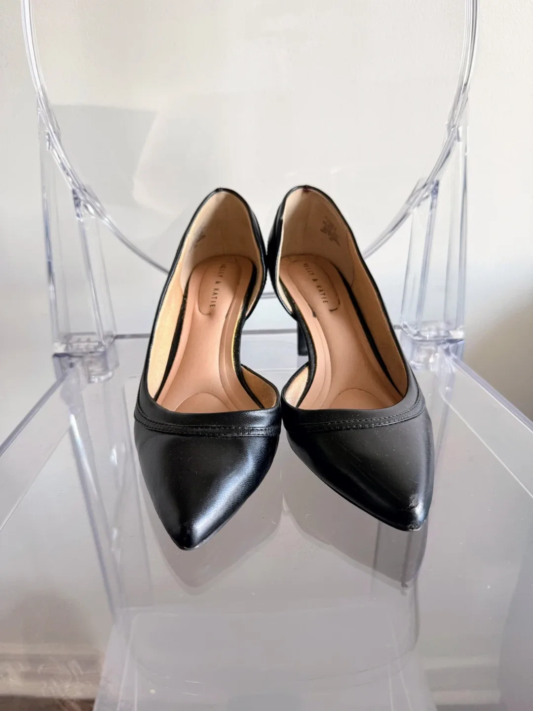 Black Leather Pumps Size 7.5 image indicator(2)