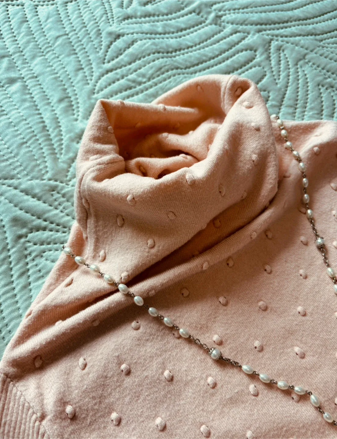 Soft Peach Turtleneck Sweater, XS. Great for this weather!🥰💝 image indicator(2)