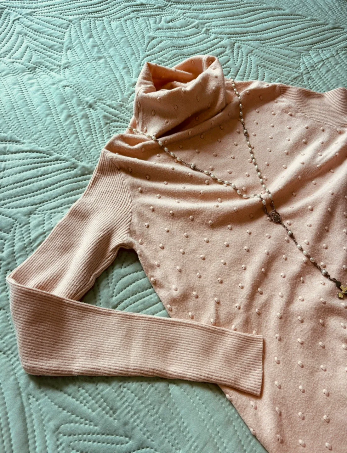 Soft Peach Turtleneck Sweater, XS. Great for this weather!🥰💝 image indicator(3)