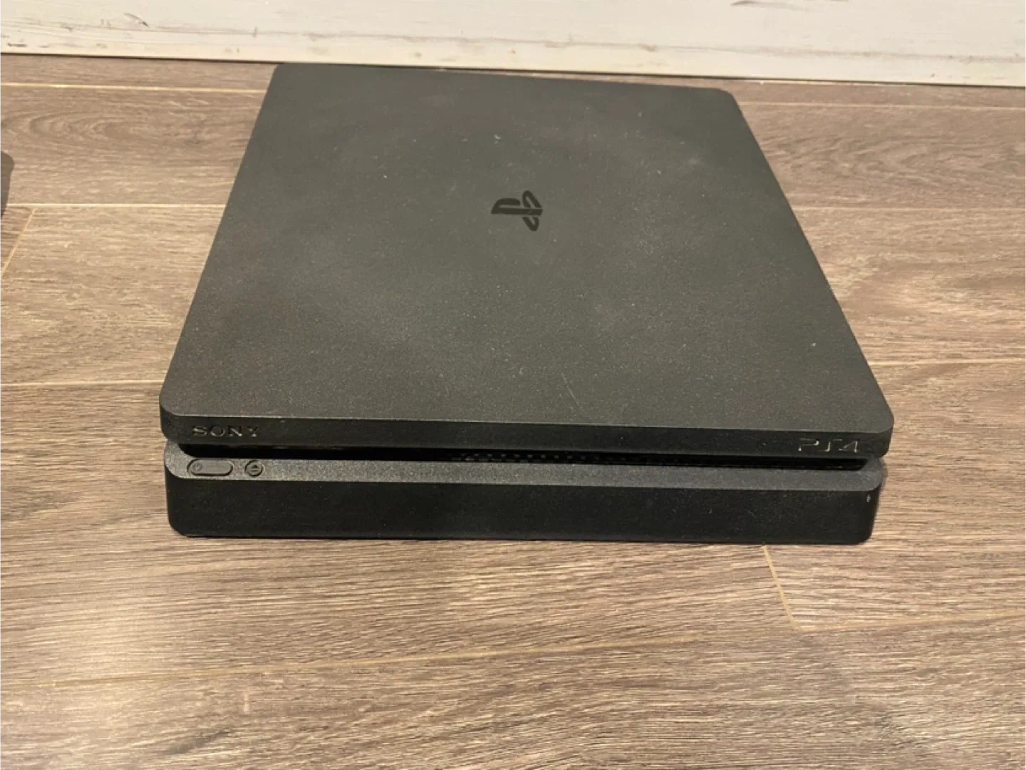 PlayStation 4 with Games and Controllers image indicator(2)