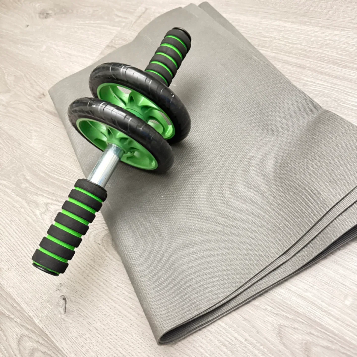 Ab Roller Wheel with Mat