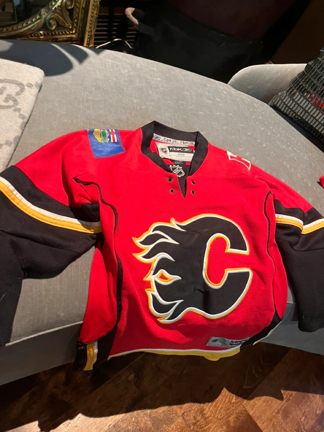 Reebok Calgary Flames NHL Jersey - Size S/M - photo 2