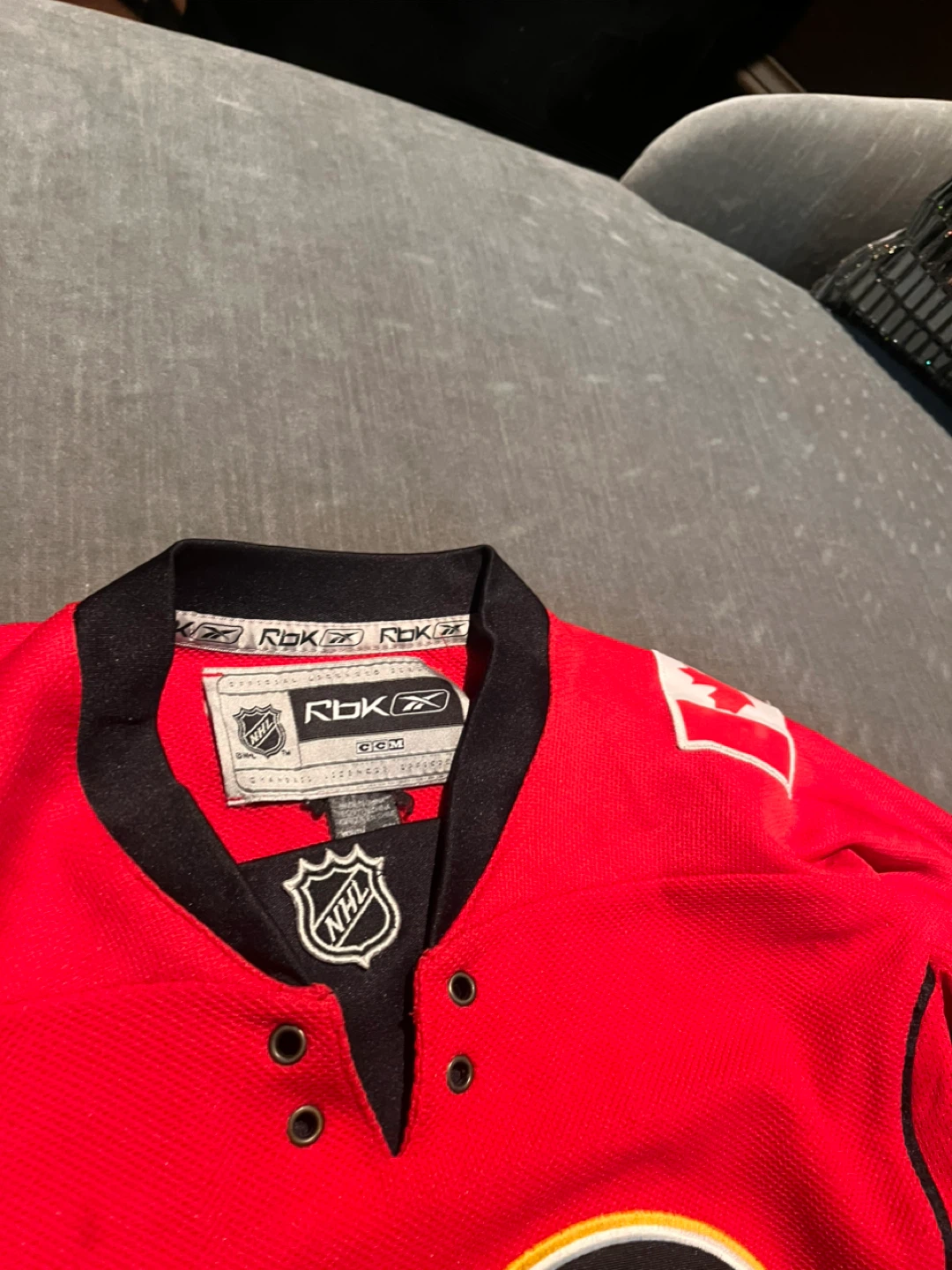 Reebok Calgary Flames NHL Jersey - Size S/M - photo 4
