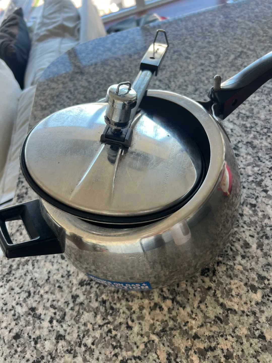 Stainless Steel Pressure Cooker 3 litres thumbnail