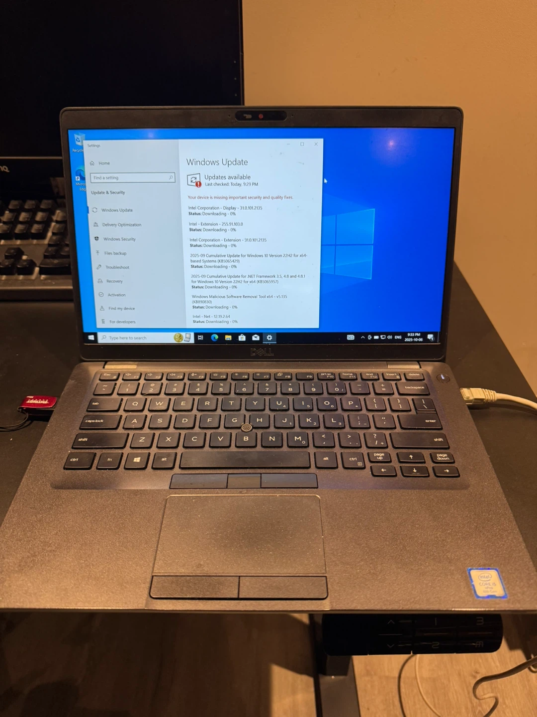 Dell Latitude 5400 Laptop - Windows 11 Pro