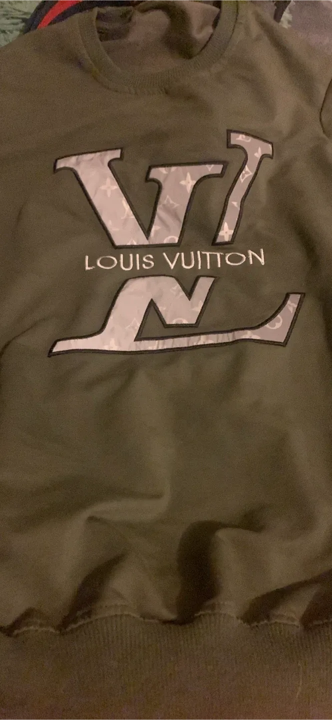 Olive Green Sweatshirt - Size M image indicator(3)