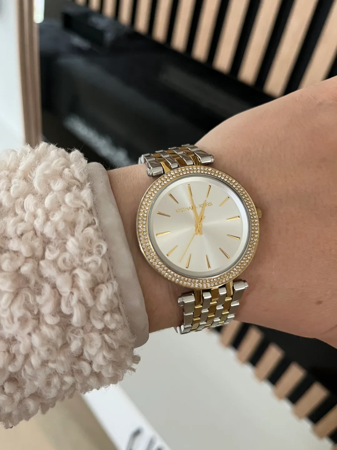 Michael Kors MK-3215 Watch (The battery needs to be replaced) image indicator(2)