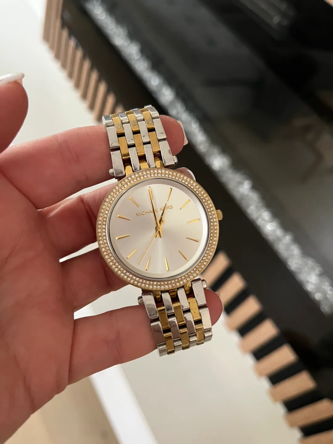 Michael Kors MK-3215 Watch (The battery needs to be replaced) image indicator(4)