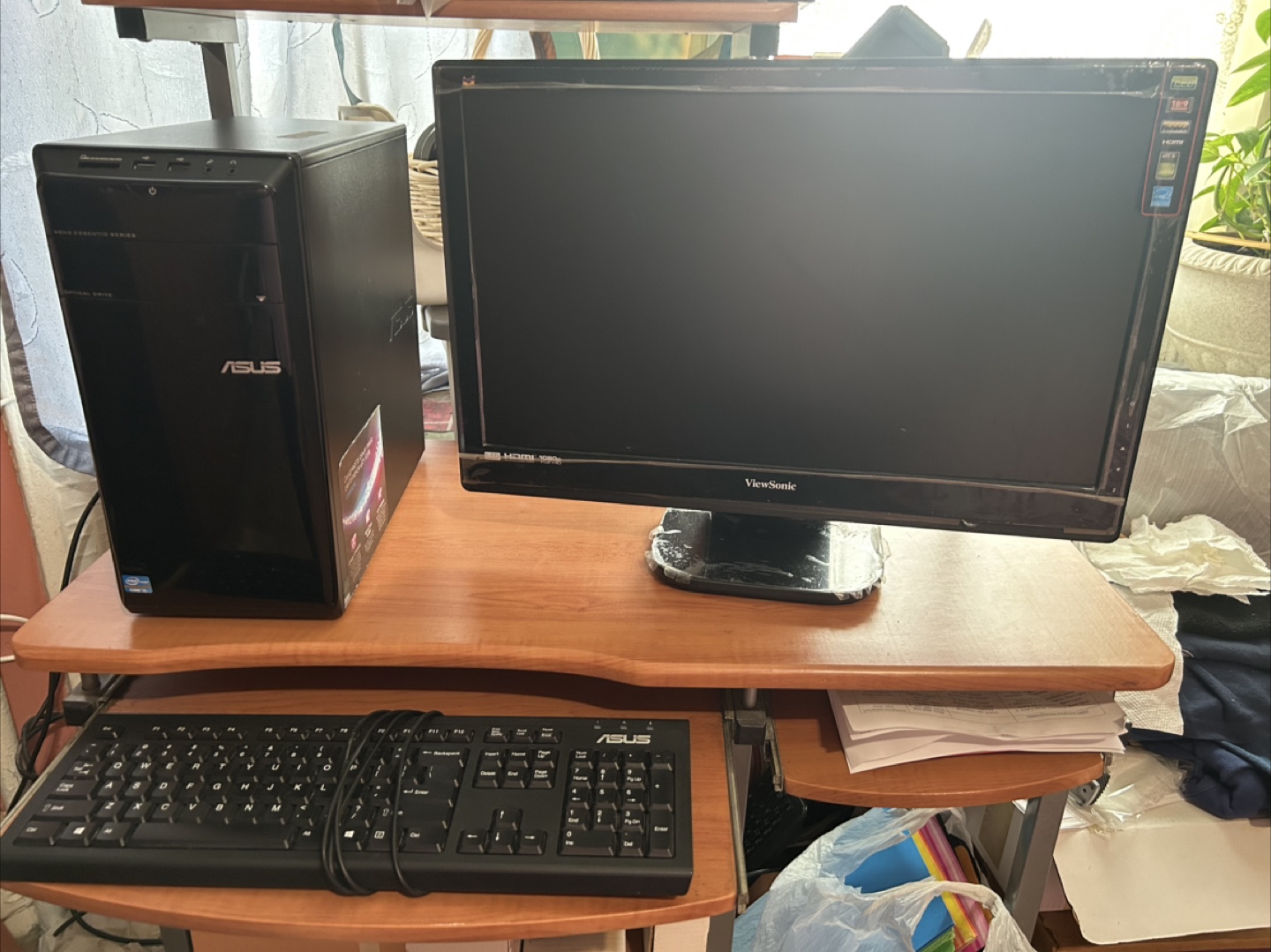 Computadora todos sus accesorios seminueva vendo por mudanza