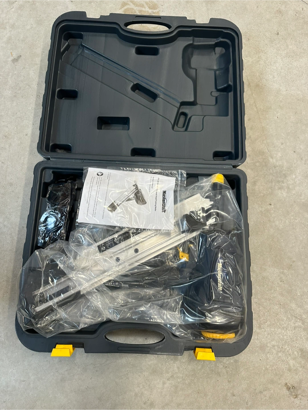 Mastercraft Air-Powered Clipped-Head Framing Nailer - photo 2