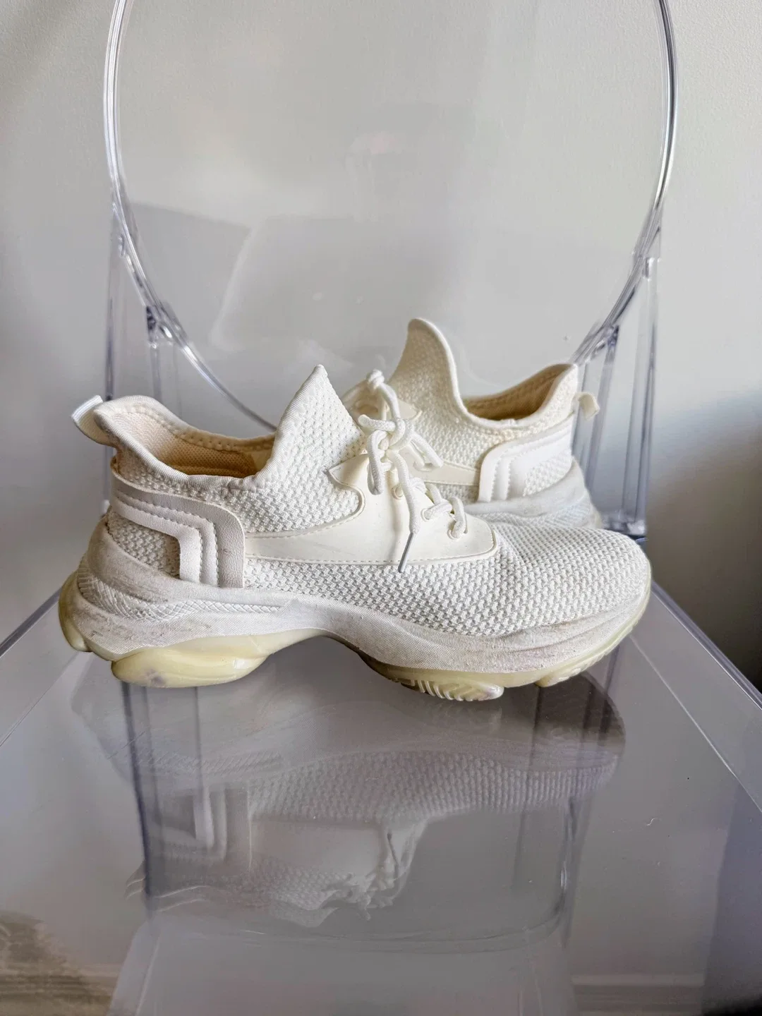 White Running Shoes Size 7 image indicator(4)
