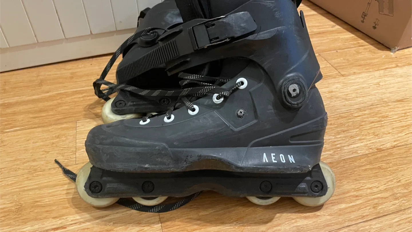 USD Aeon aggressive skates (10-10.5 shells and liner) image indicator(3)