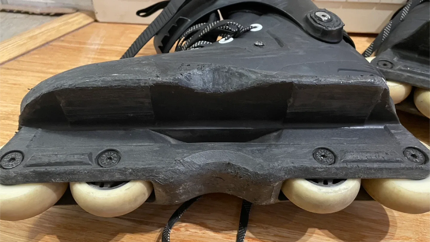 USD Aeon aggressive skates (10-10.5 shells and liner) image indicator(4)