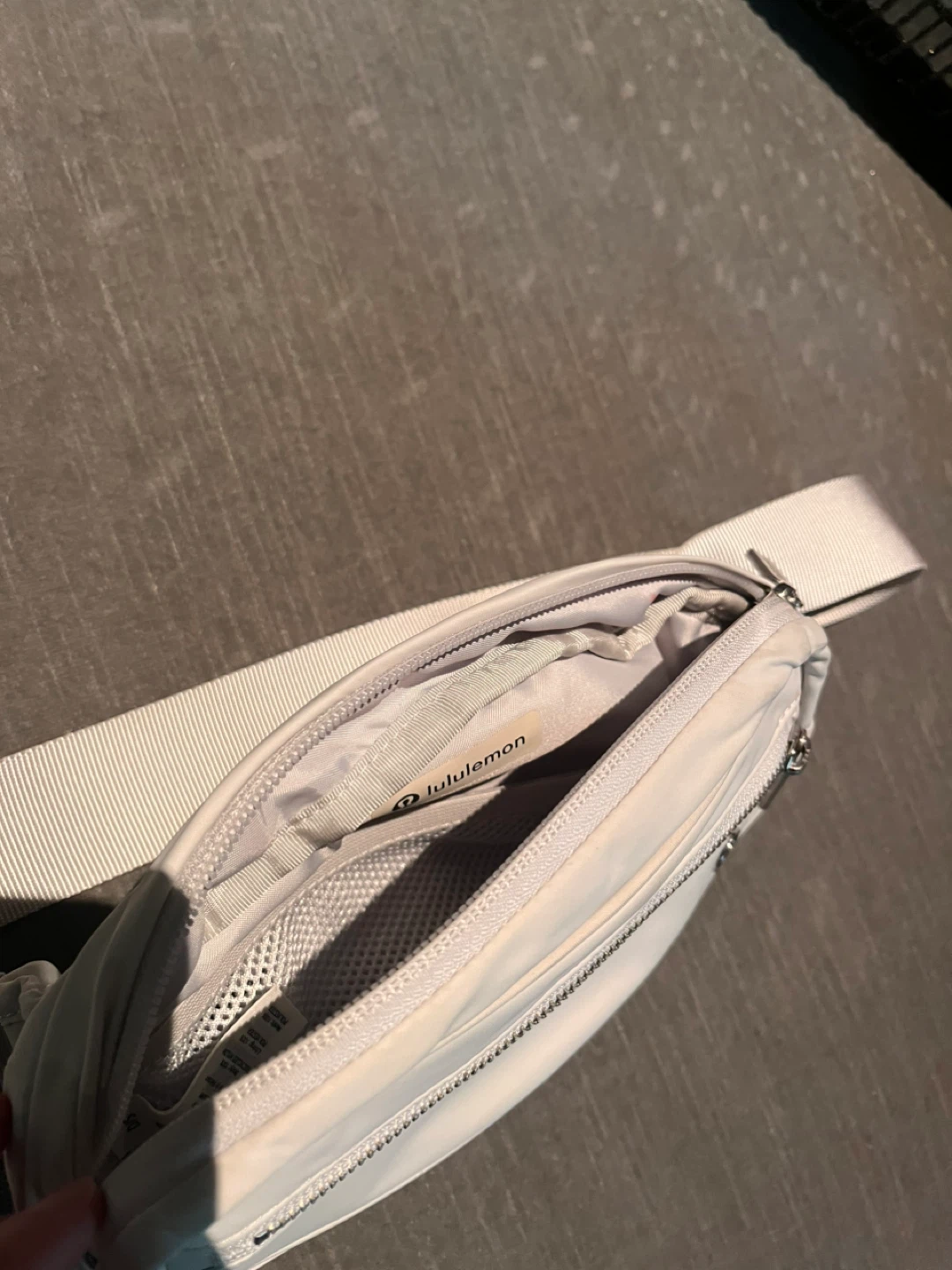 Lululemon Everywhere Belt Bag Light Ivory - photo 4