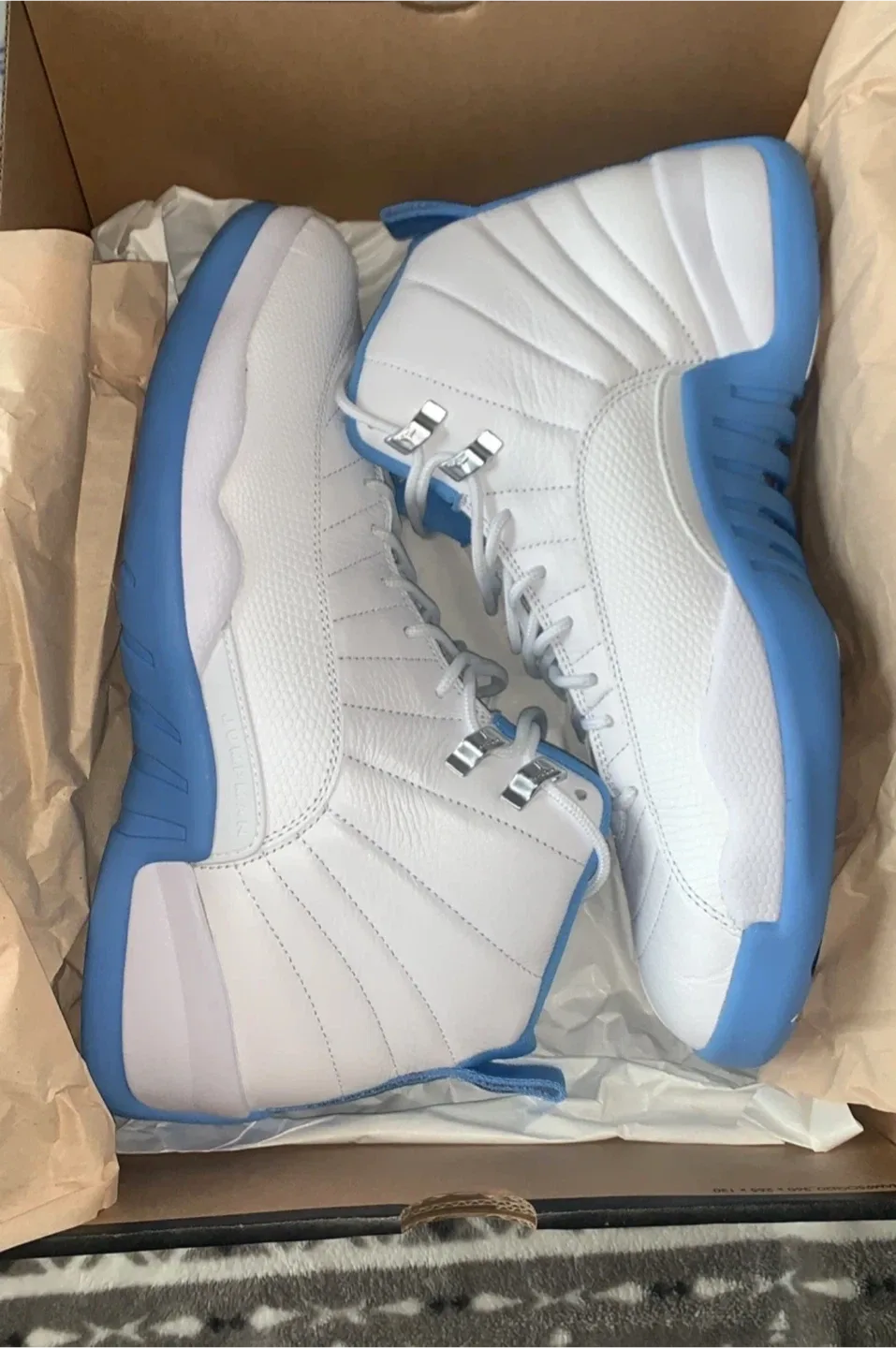 Nike Air Jordan 12 Retro University Blue size 10.5 thumbnail