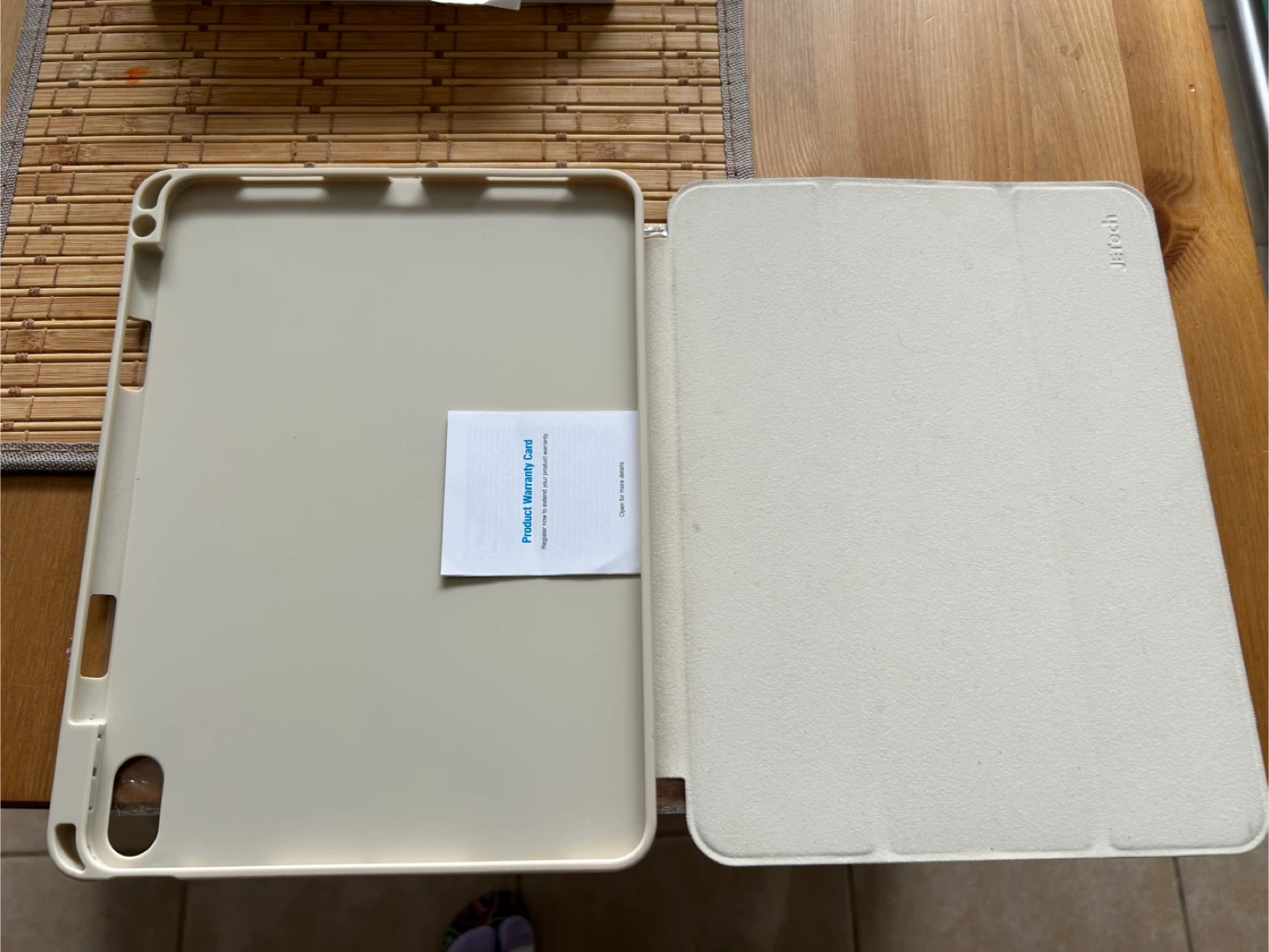 Jirosh iPad 11" Case - Like New!