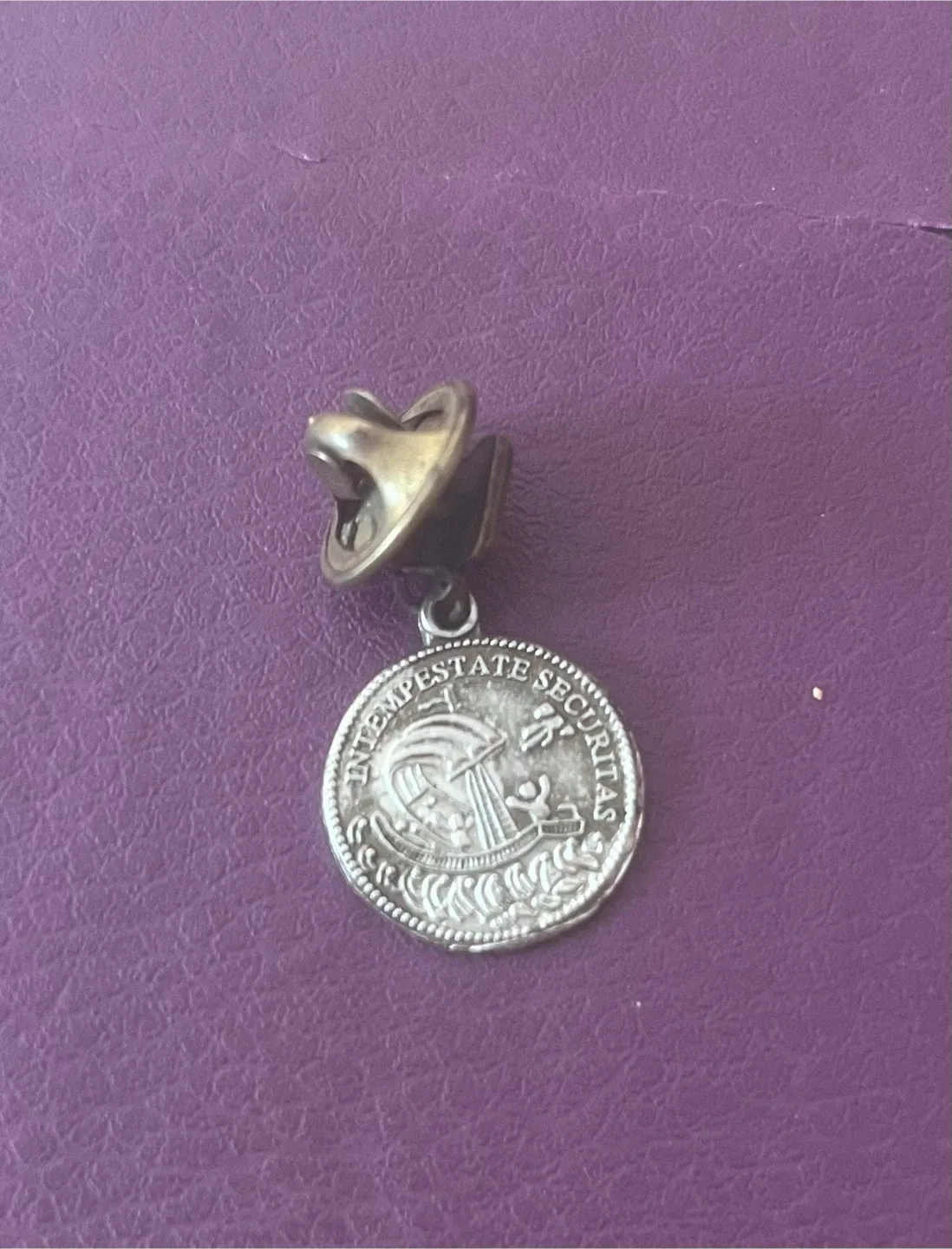 Canadian security Vintage Pin for sell image indicator(3)