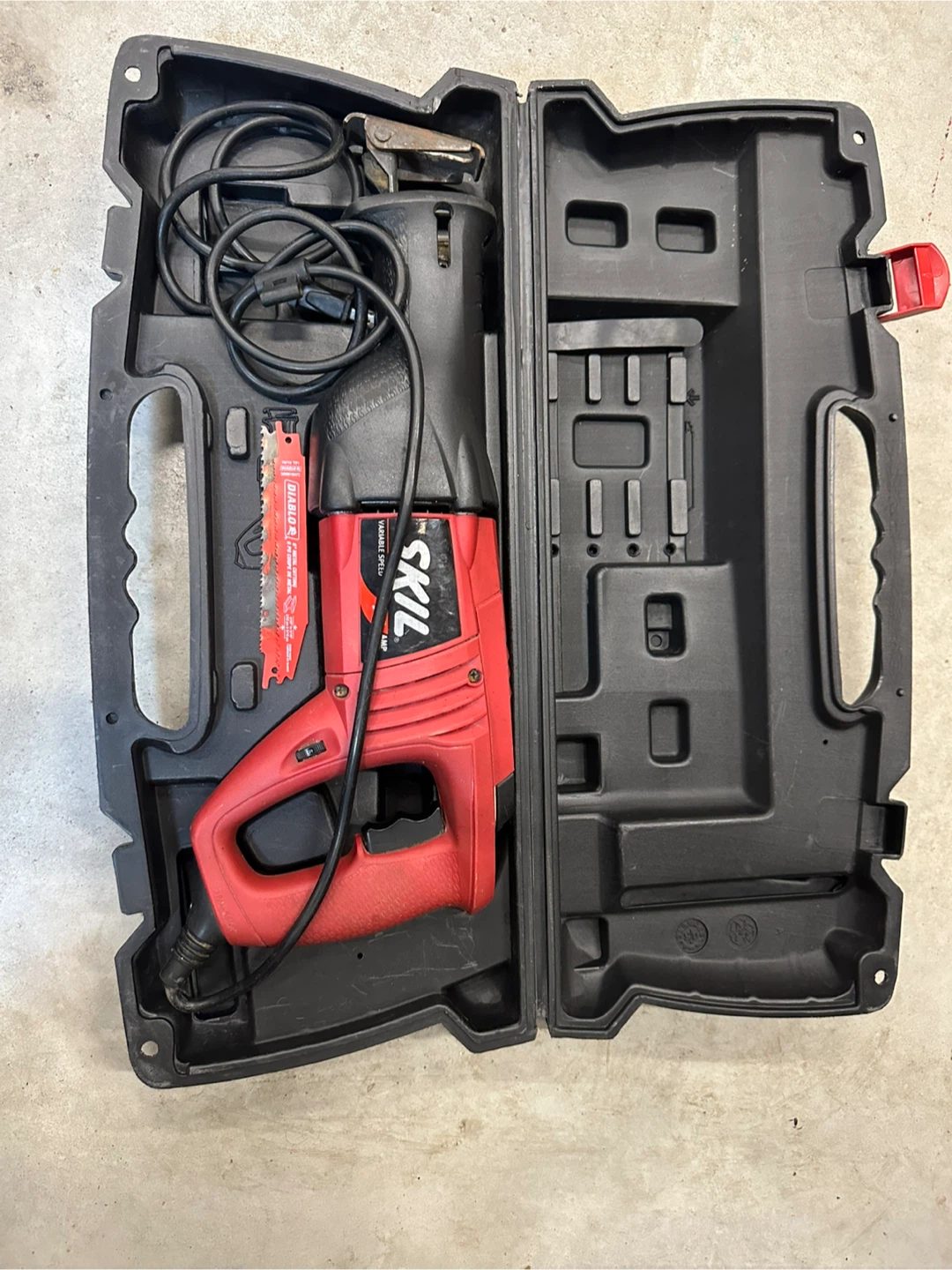 Skil Reciprocating Saw with Case