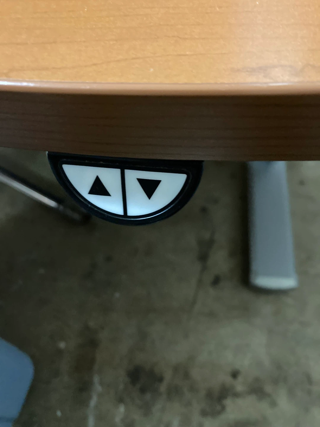 Electric standing desk - photo 2