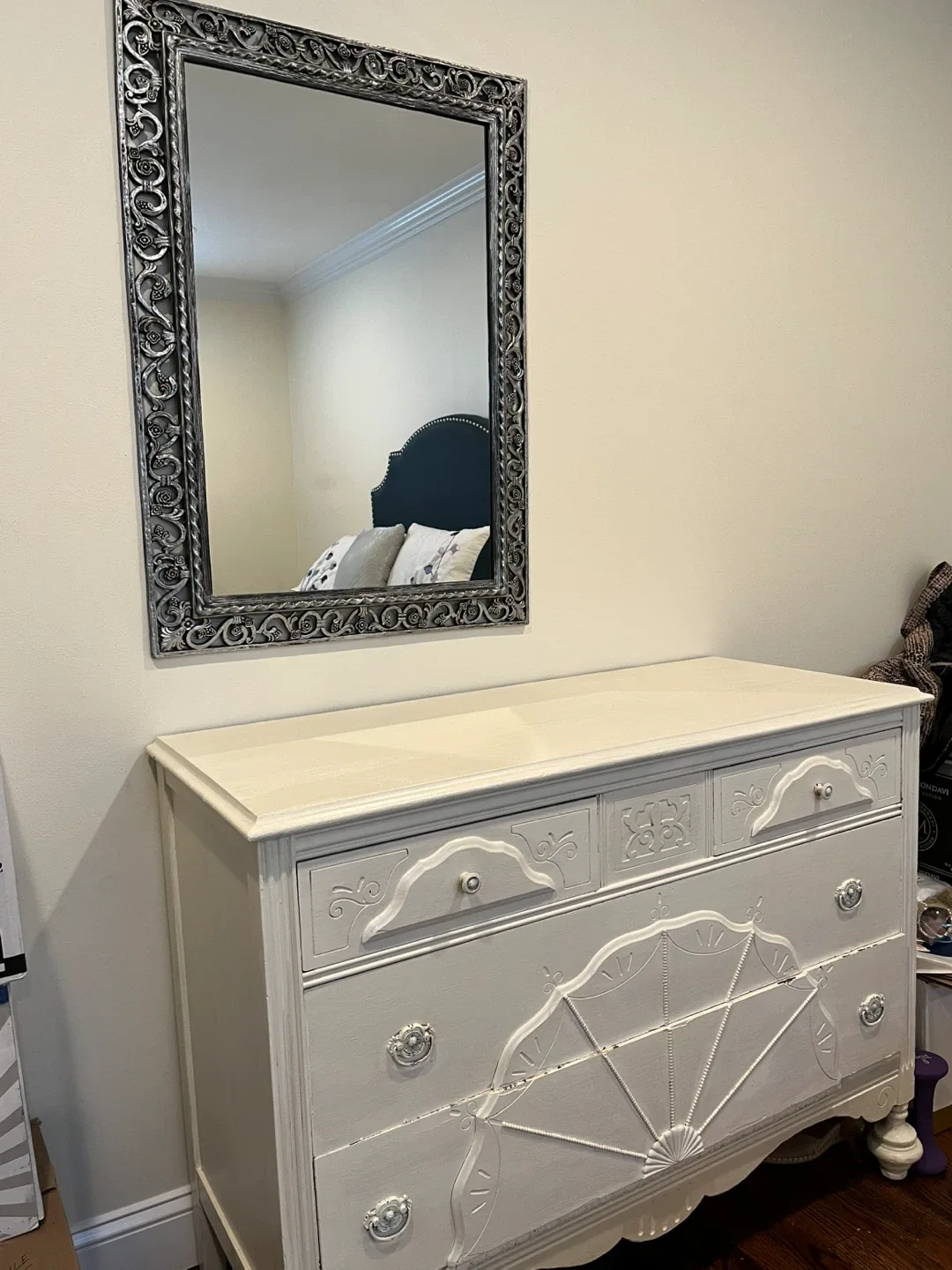 Antique Queen Bedroom Set thumbnail