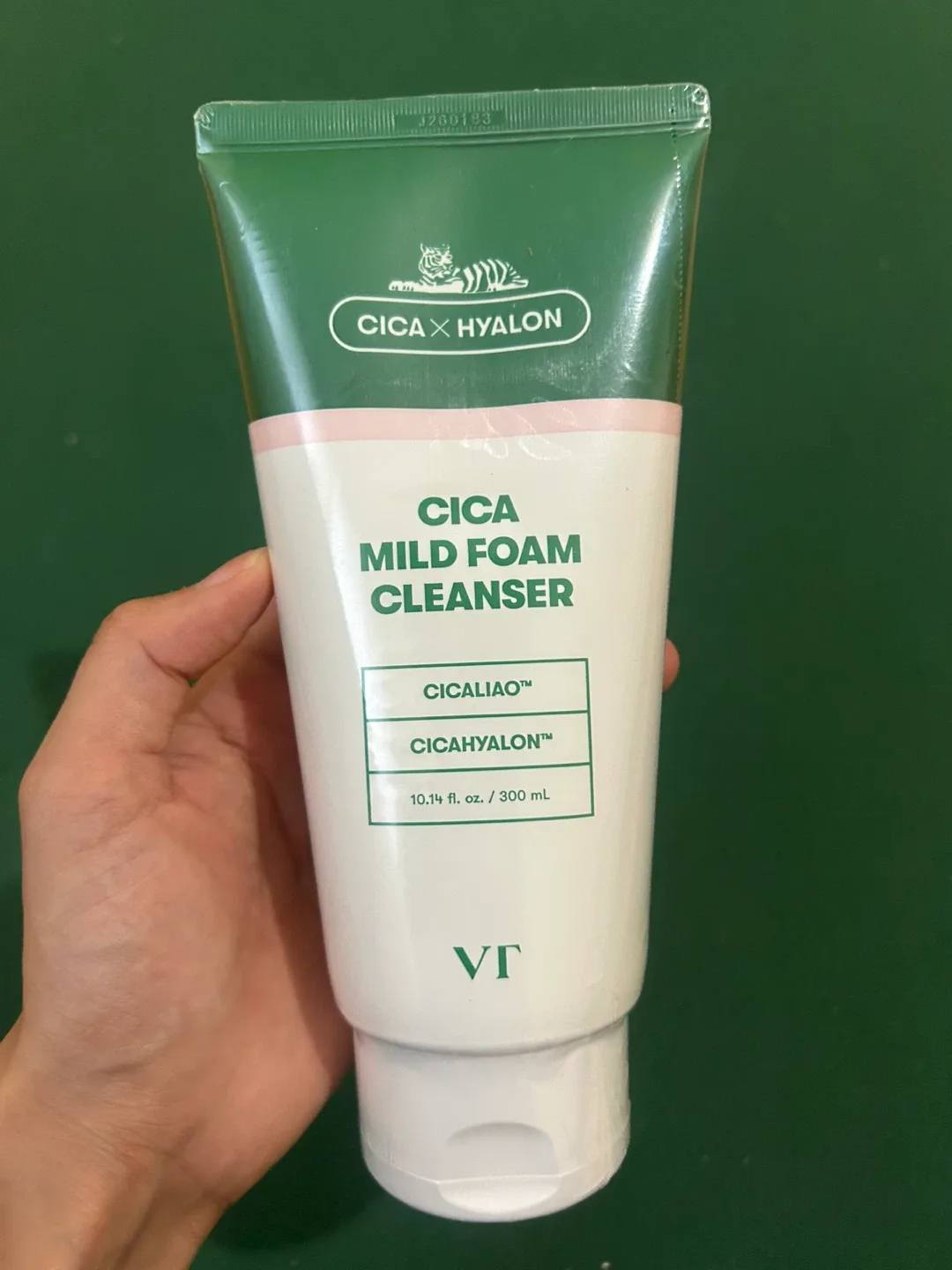 VT Cica Mild Foam Cleanser - 300ml