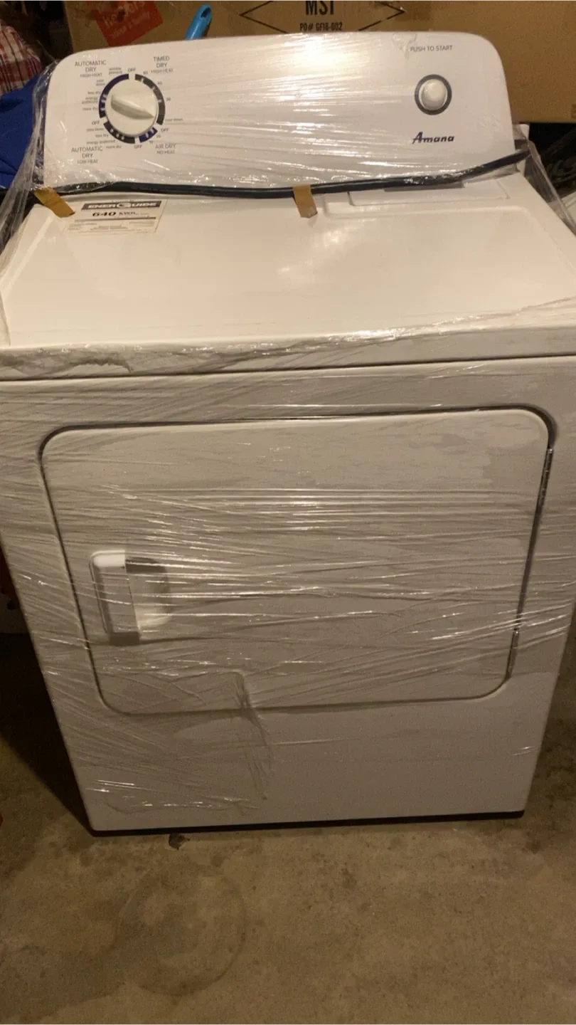 Amana White Clothes Dryer thumbnail