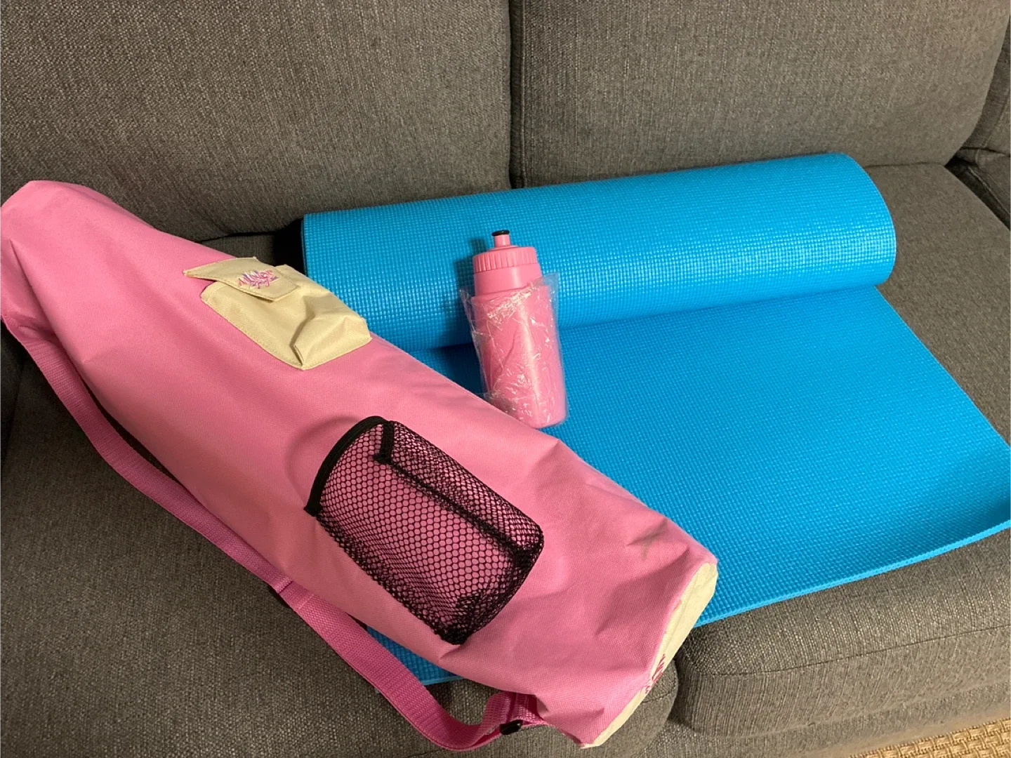 Mundi Yoga Mat Bag, Blue Yoga Mat & Water Bottle image indicator(2)