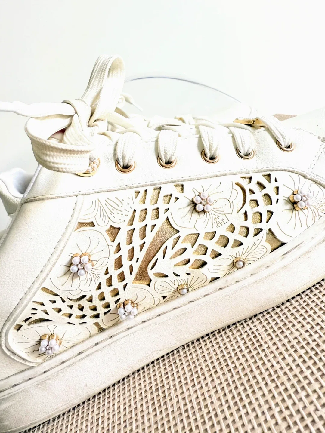 Aldo White Sneakers Size 7.5 image indicator(2)